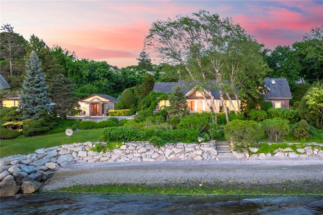 79 Shore Road Bristol, RI 02809 - Photo 8 of 50 The Bungalow