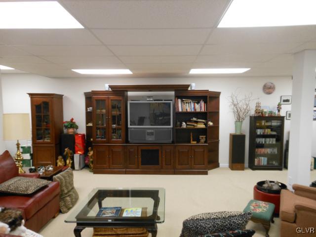 48 Inverness Lane Easton, PA 18045 - Photo 24 of 28 a living room with furniture