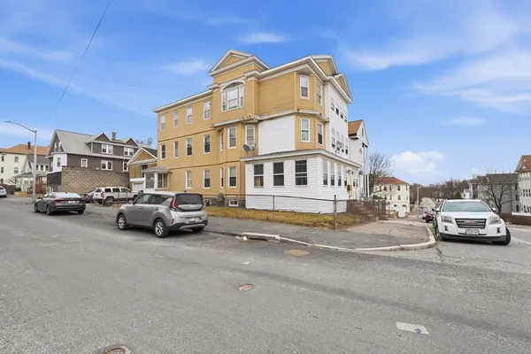 $899,995 | 61 Cohasset Street, Worcester, MA 01604