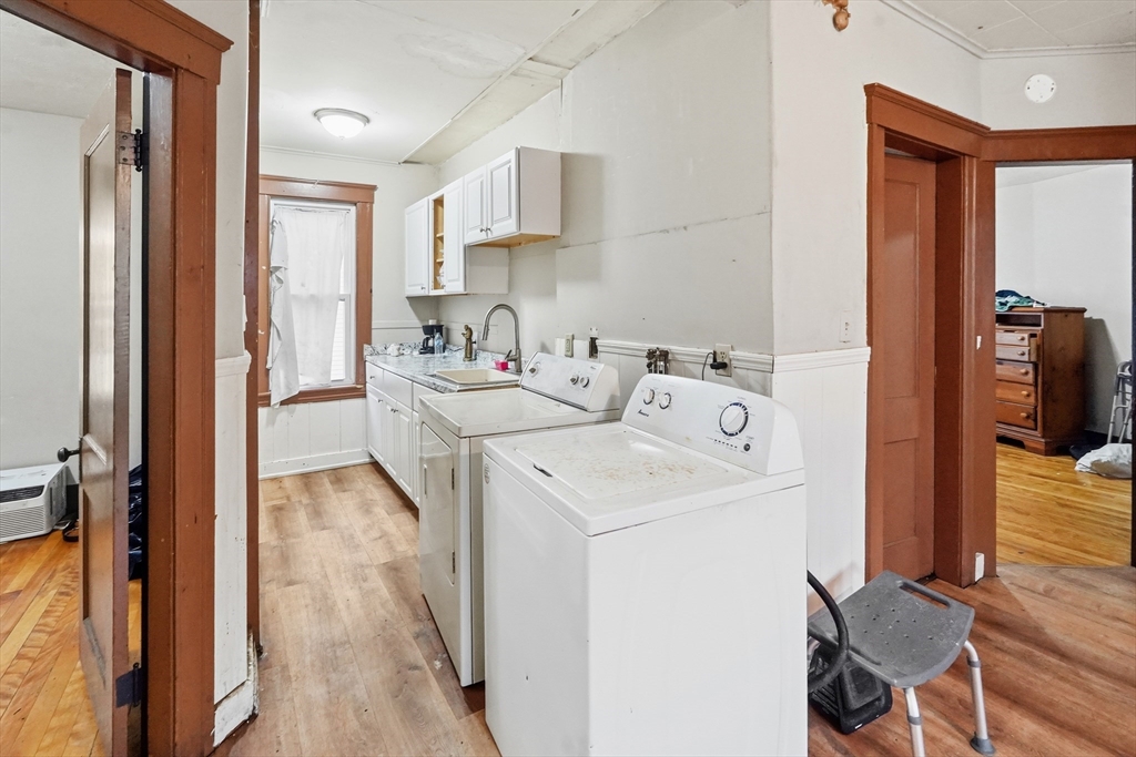 61 Cohasset Street Worcester, MA 01604 - Photo 11 of 41