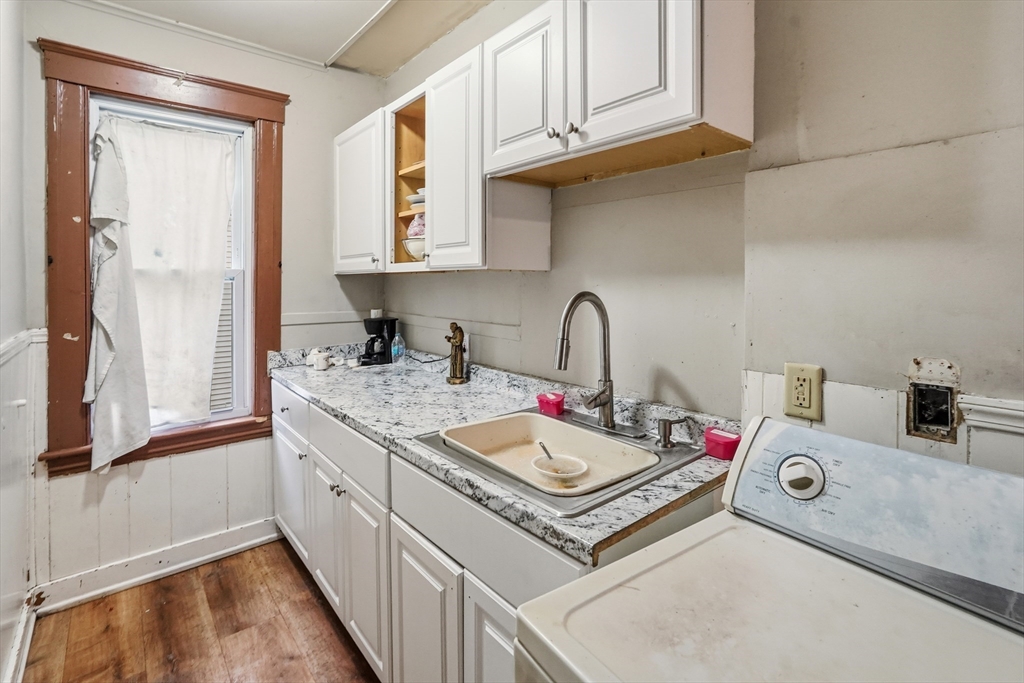 61 Cohasset Street Worcester, MA 01604 - Photo 15 of 41