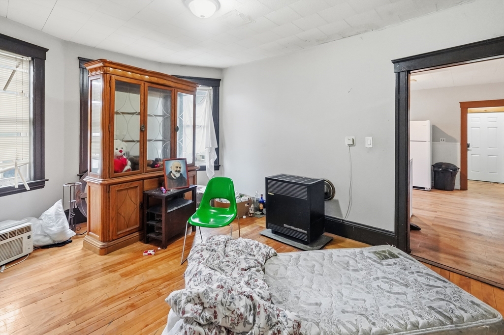 61 Cohasset Street Worcester, MA 01604 - Photo 17 of 41