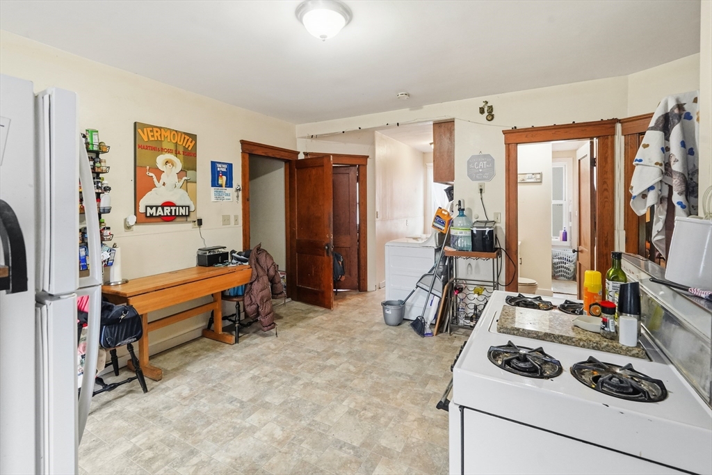 61 Cohasset Street Worcester, MA 01604 - Photo 22 of 41