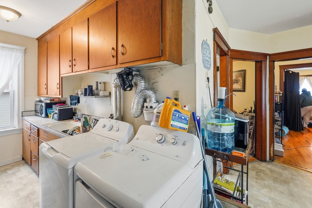 61 Cohasset Street Worcester, MA 01604 - Photo 23 of 41