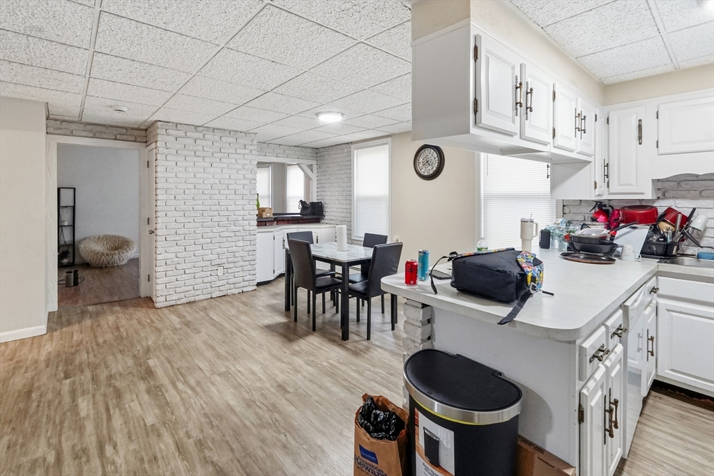 61 Cohasset Street Worcester, MA 01604 - Photo 4 of 41