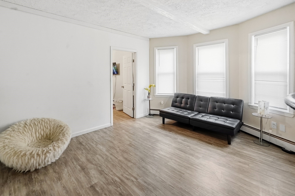 61 Cohasset Street Worcester, MA 01604 - Photo 8 of 41