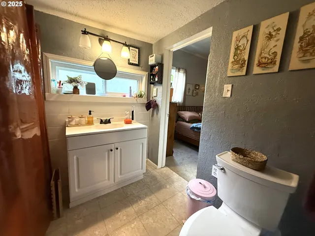 $349,000 | 725 Northeast Denver Street, Roseburg, OR 97470