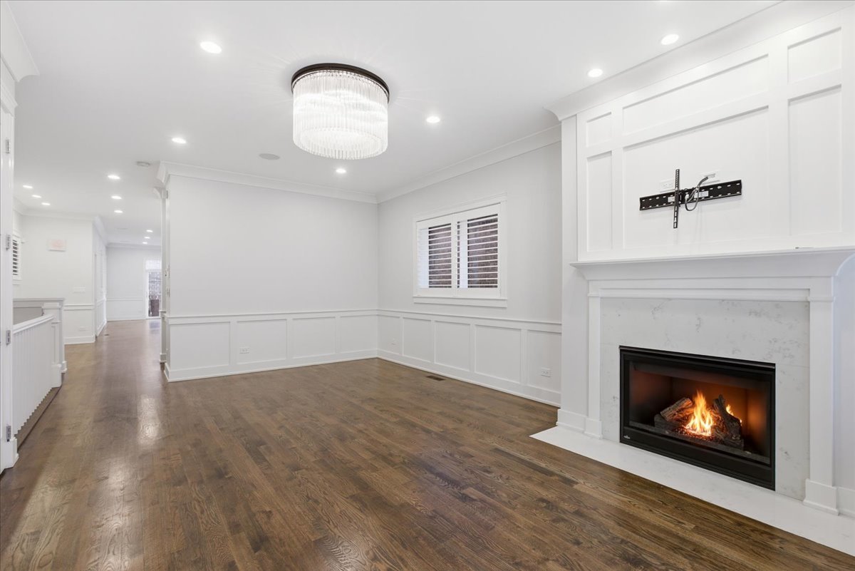 850 West Lill Avenue, Unit 1 Chicago, IL 60614 - Photo 2 of 23