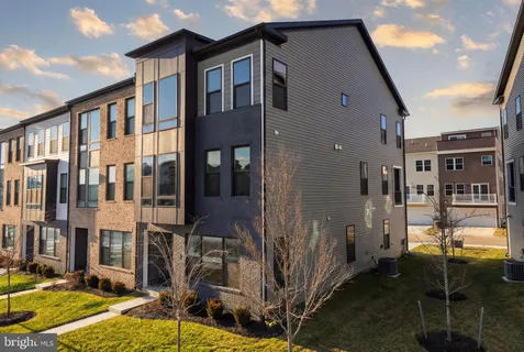 $719,000 | 217 Summit Point Boulevard, Bowie, MD 20716