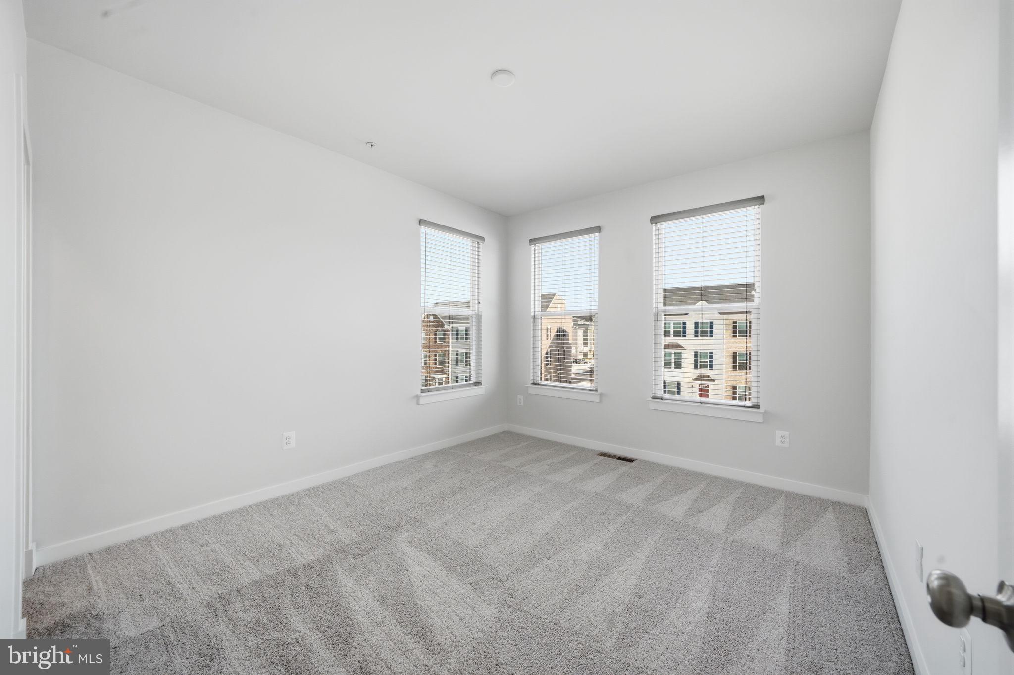 217 Summit Point Boulevard Bowie, MD 20716 - Photo 41 of 53 Bedroom 1