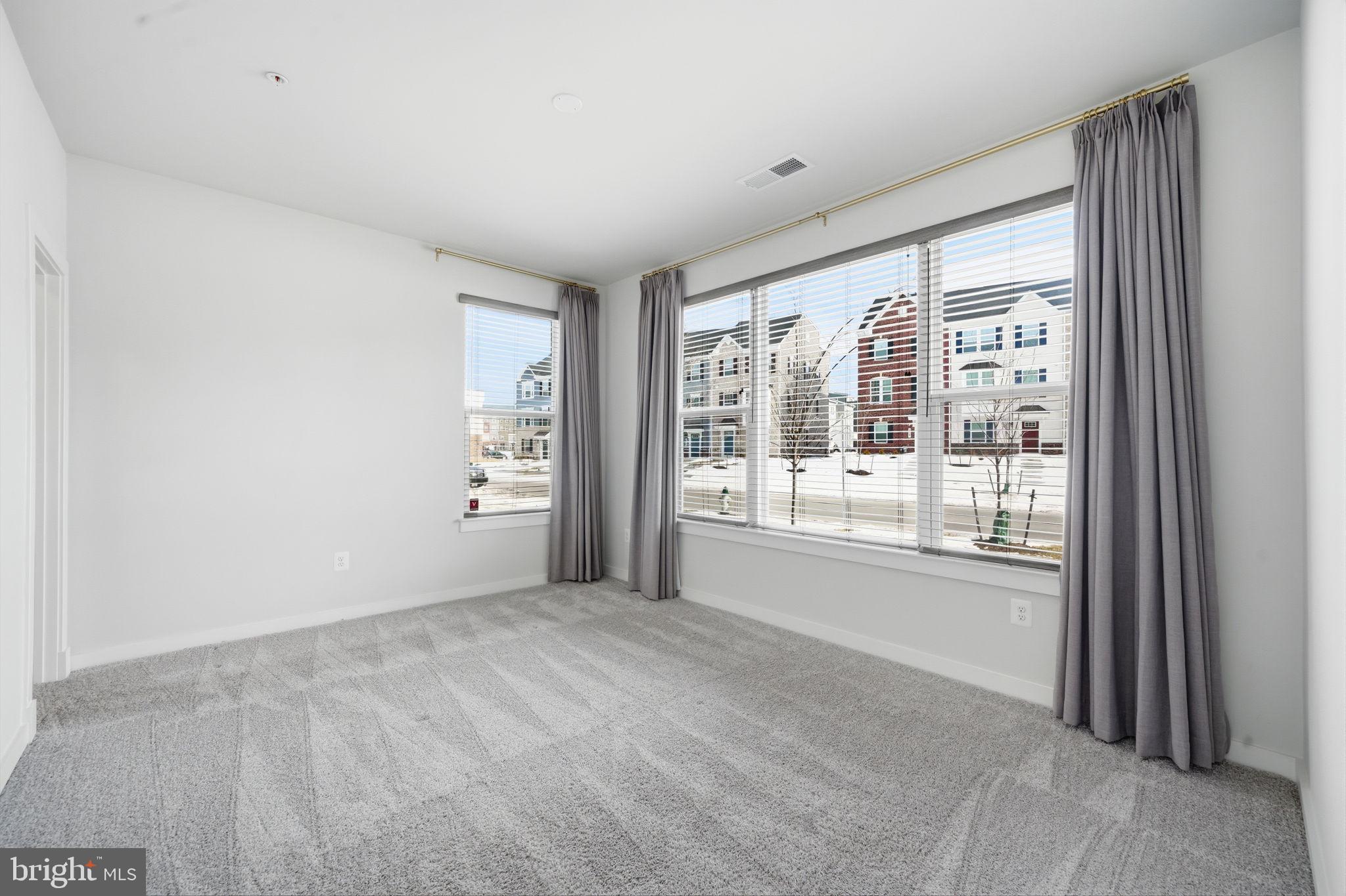 217 Summit Point Boulevard Bowie, MD 20716 - Photo 7 of 53 Multigenerational Suite