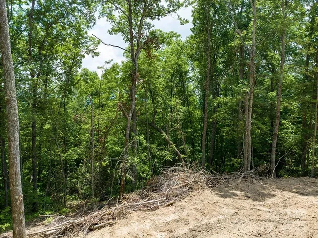 a view of white house with a outdoor space