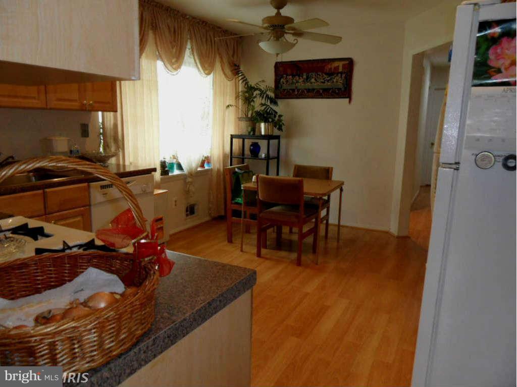5300 Inverchapel Road Springfield, VA 22151 - Photo 6 of 24 Kitchen