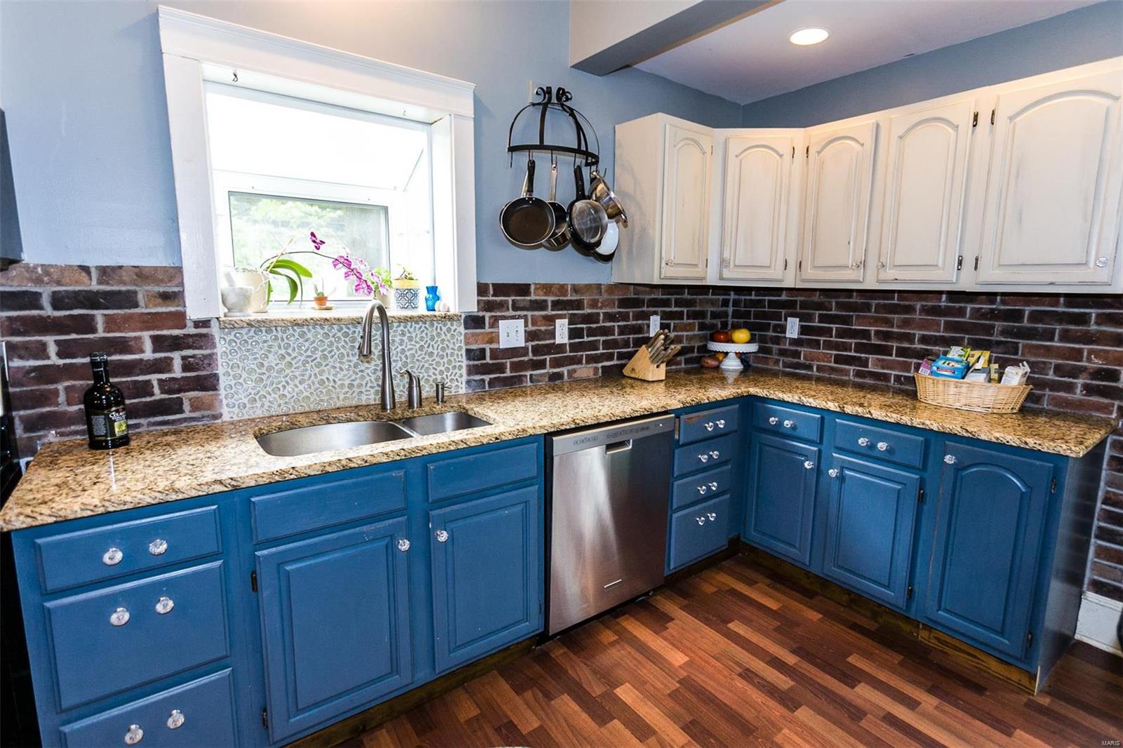 14 West Jackson Road Webster Groves, MO 63119 - Photo 4 of 19 Gallery Image 4