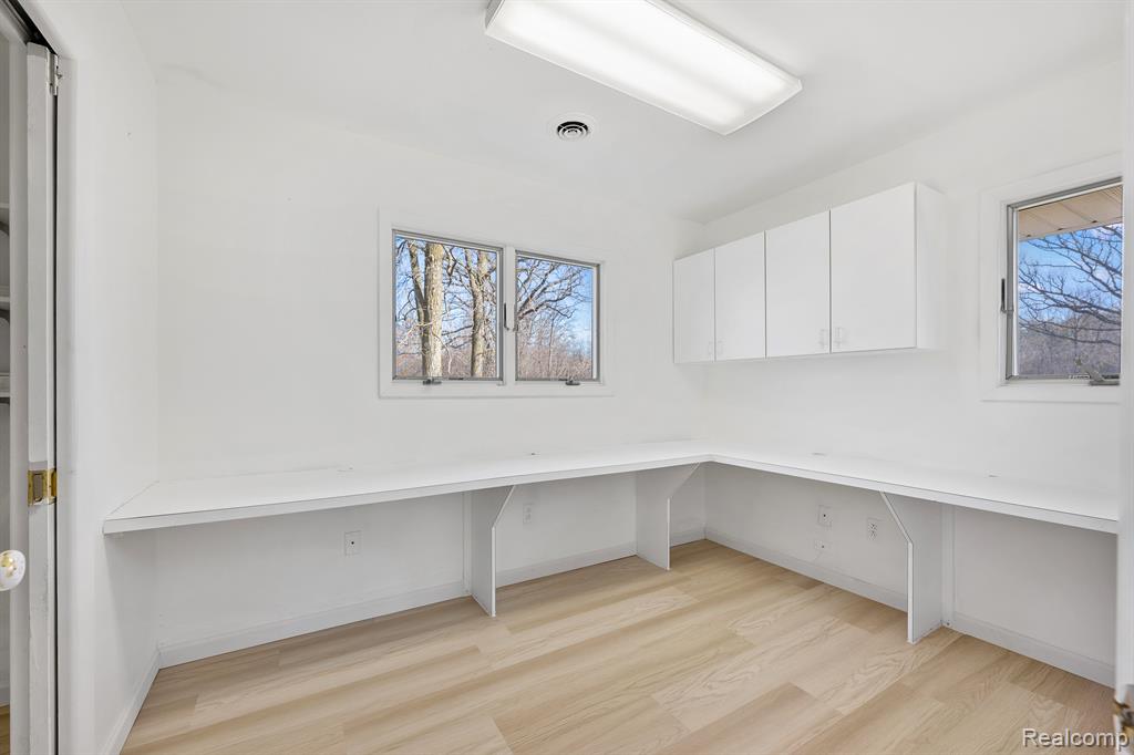 650 Grace Avenue Rochester Hills, MI 48307 - Photo 16 of 57