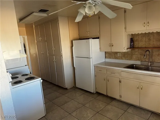 $1,800 | 1312 Scenic Way, Las Vegas, NV 89108
