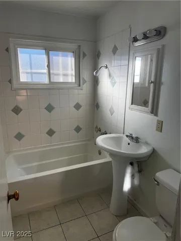 $1,800 | 1312 Scenic Way, Las Vegas, NV 89108