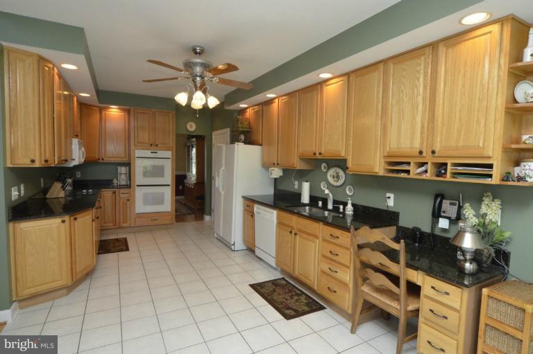 16250 Frederick Road Woodbine, MD 21797 - Photo 8 of 30 Kitchen