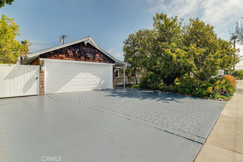 2268 Cornell Drive Costa Mesa, CA 92626 - Photo 3 of 34