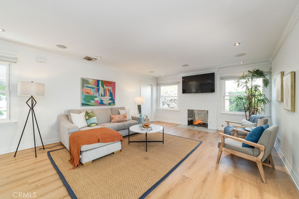 2268 Cornell Drive Costa Mesa, CA 92626 - Photo 8 of 34