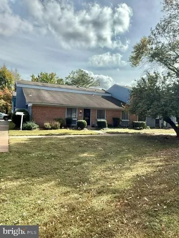 a front view of house with yard