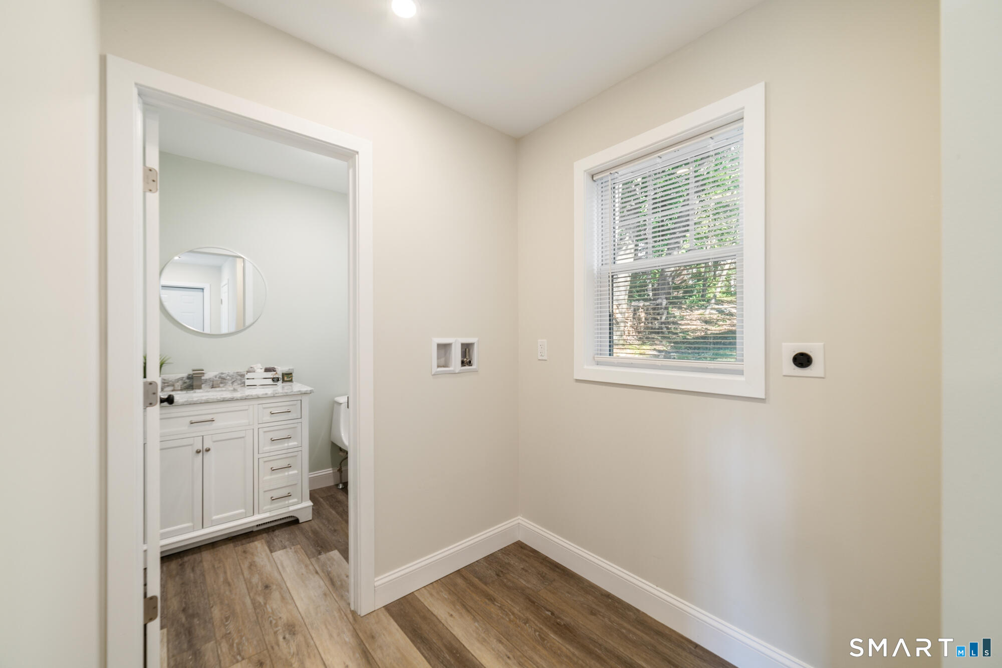 85 Vanderbilt Road Bristol, CT 06010 - Photo 15 of 34