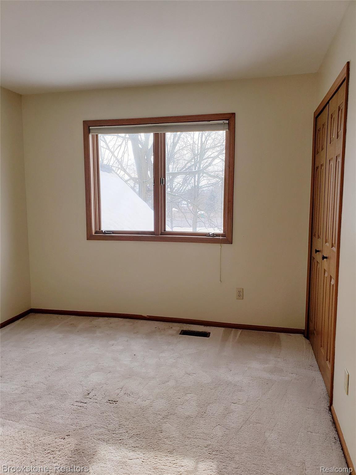 1485 Kings Pointe Road Grand Blanc, MI 48439 - Photo 21 of 38 20210110_200047.jpg
