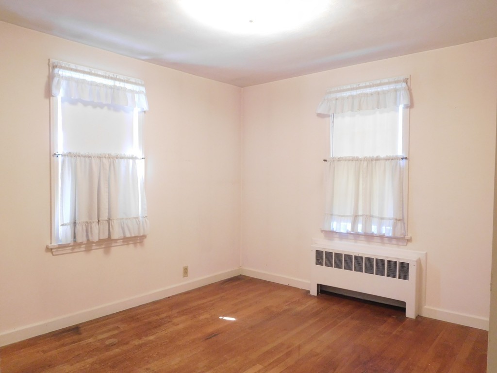 30 Elizabeth Street Springfield, MA 01109 - Photo 15 of 19 an empty room with a window