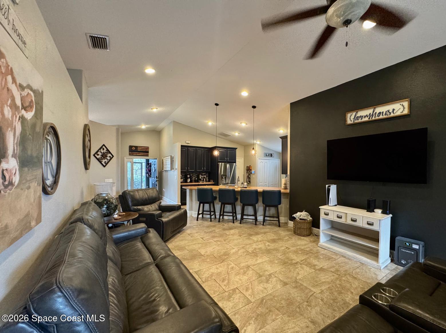 1482 Modoc Circle Melbourne, FL 32934 - Photo 12 of 25 Family-room-3