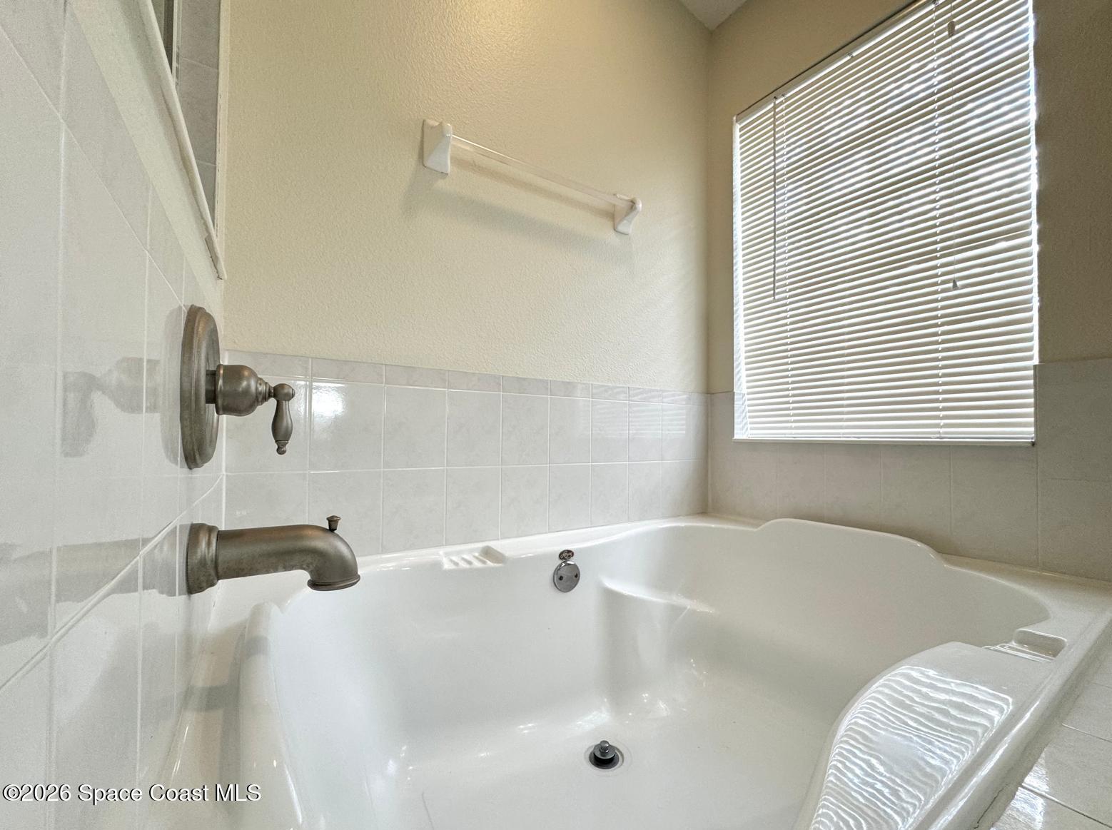 1482 Modoc Circle Melbourne, FL 32934 - Photo 20 of 25 Garden-tub