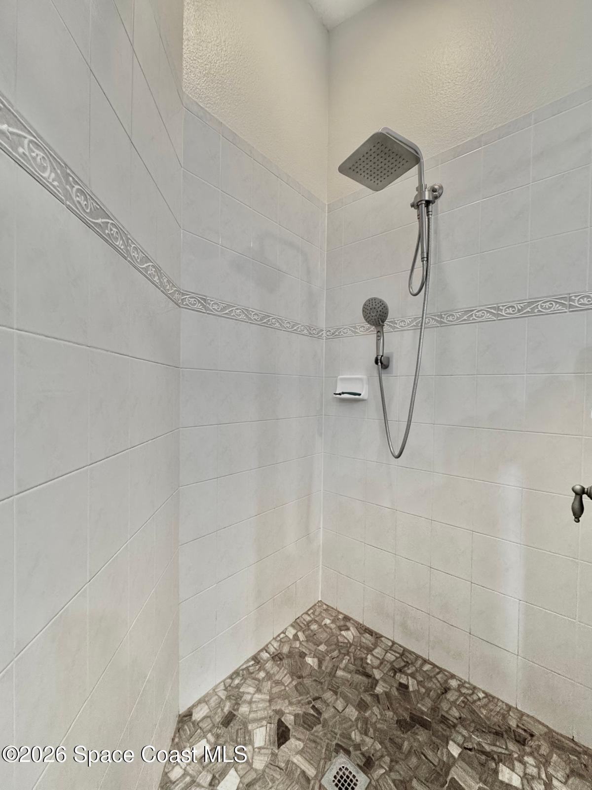 1482 Modoc Circle Melbourne, FL 32934 - Photo 21 of 25 Shower