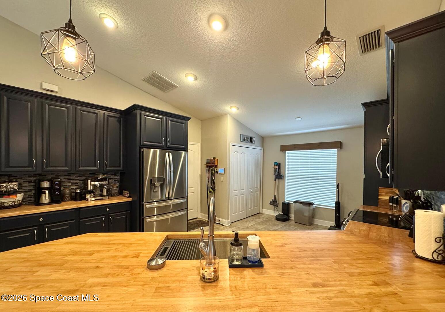 1482 Modoc Circle Melbourne, FL 32934 - Photo 6 of 25 Kitchen-2