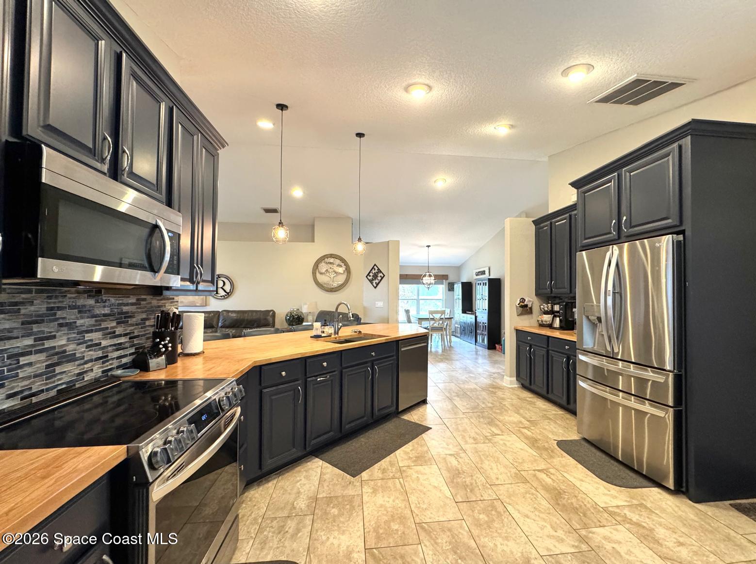 1482 Modoc Circle Melbourne, FL 32934 - Photo 8 of 25 Kitchen-4