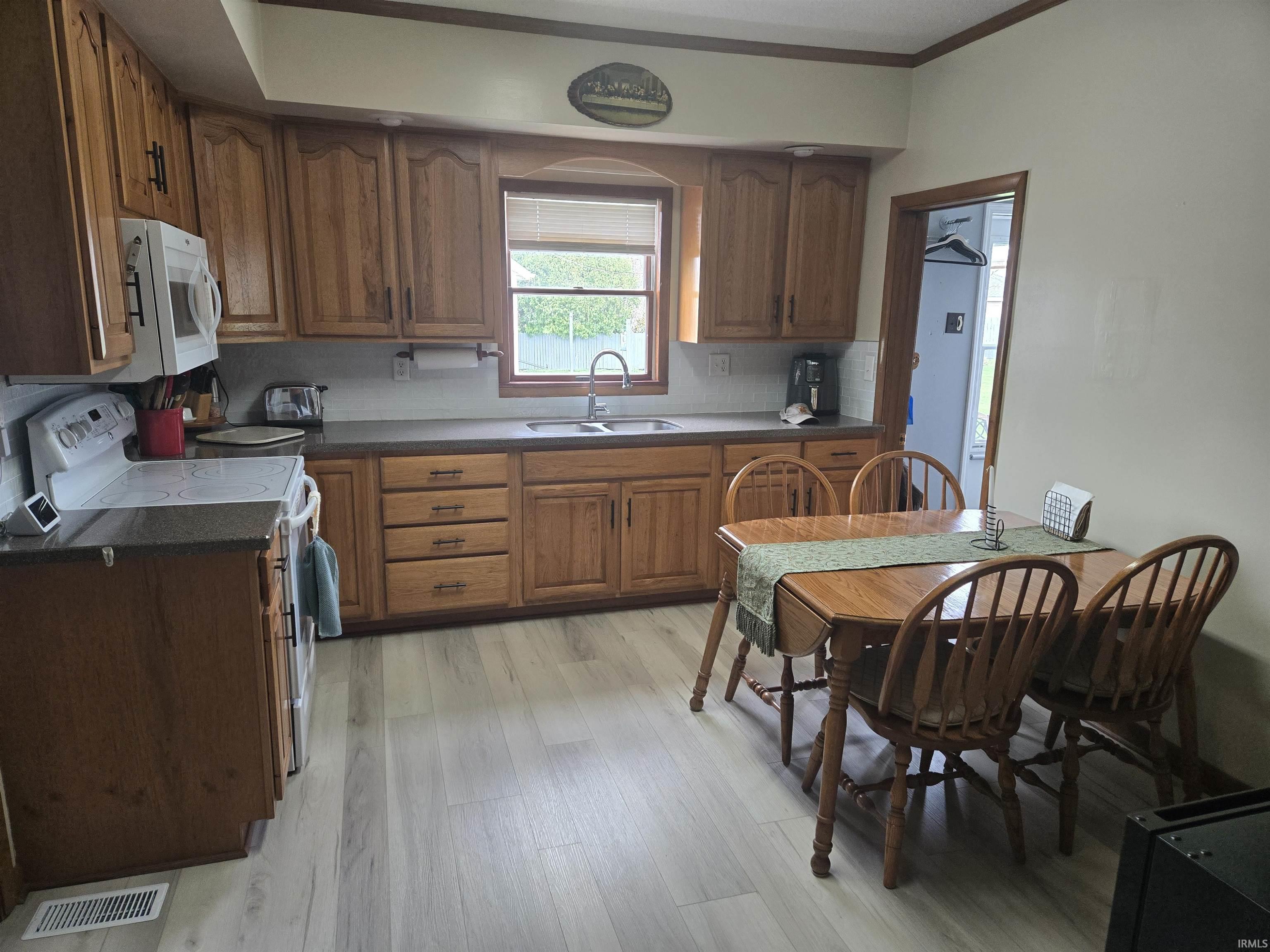 324 West Jay Street Dunkirk, IN 47336 - Photo 11 of 26