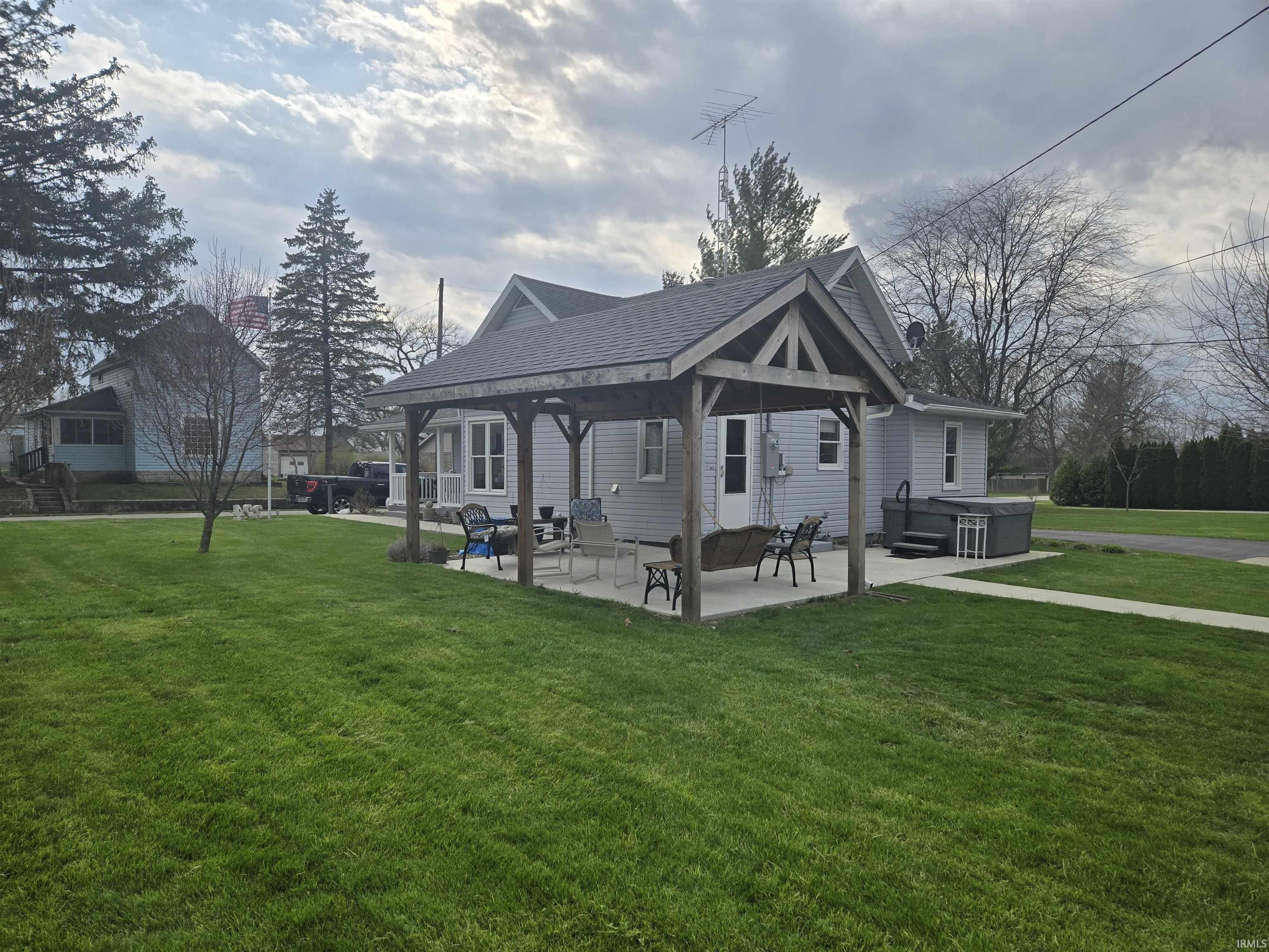 324 West Jay Street Dunkirk, IN 47336 - Photo 5 of 26