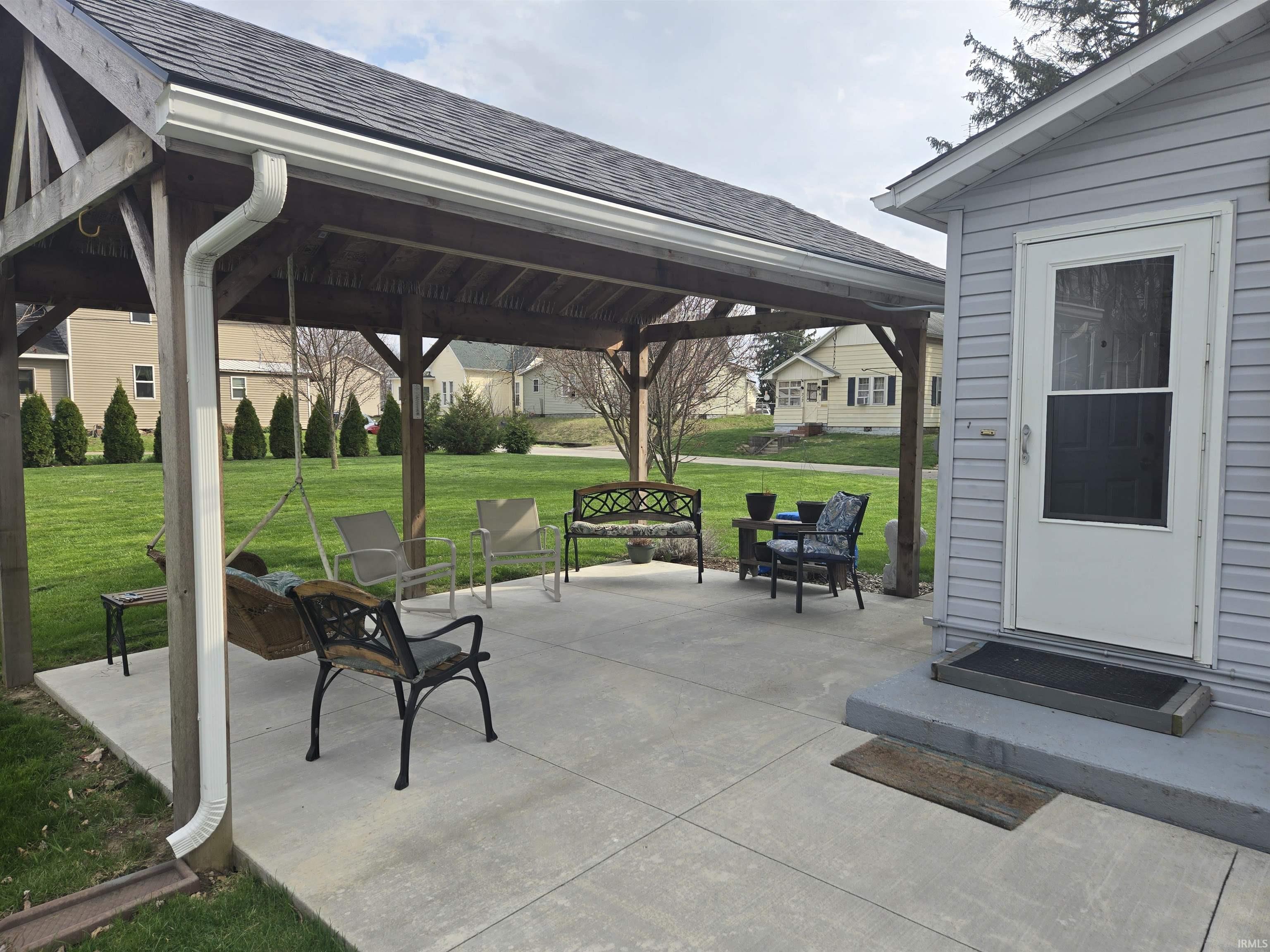 324 West Jay Street Dunkirk, IN 47336 - Photo 8 of 26