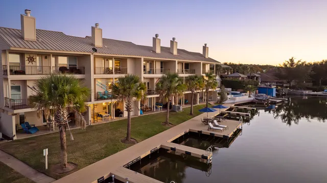 $1,025,000 | 612 Port, Unit 4, Horseshoe Bay, TX 78657