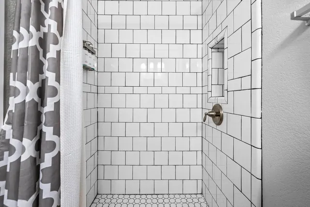 $1,025,000 | 612 Port, Unit 4, Horseshoe Bay, TX 78657