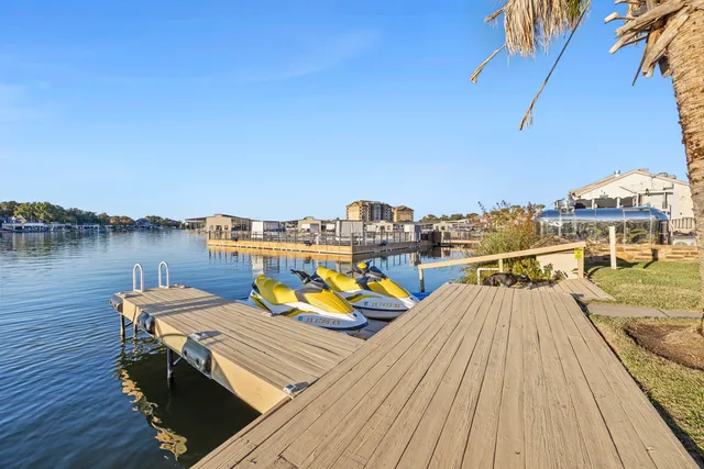 $1,025,000 | 612 Port, Unit 4, Horseshoe Bay, TX 78657