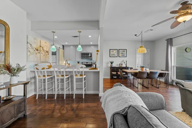 $1,025,000 | 612 Port, Unit 4, Horseshoe Bay, TX 78657