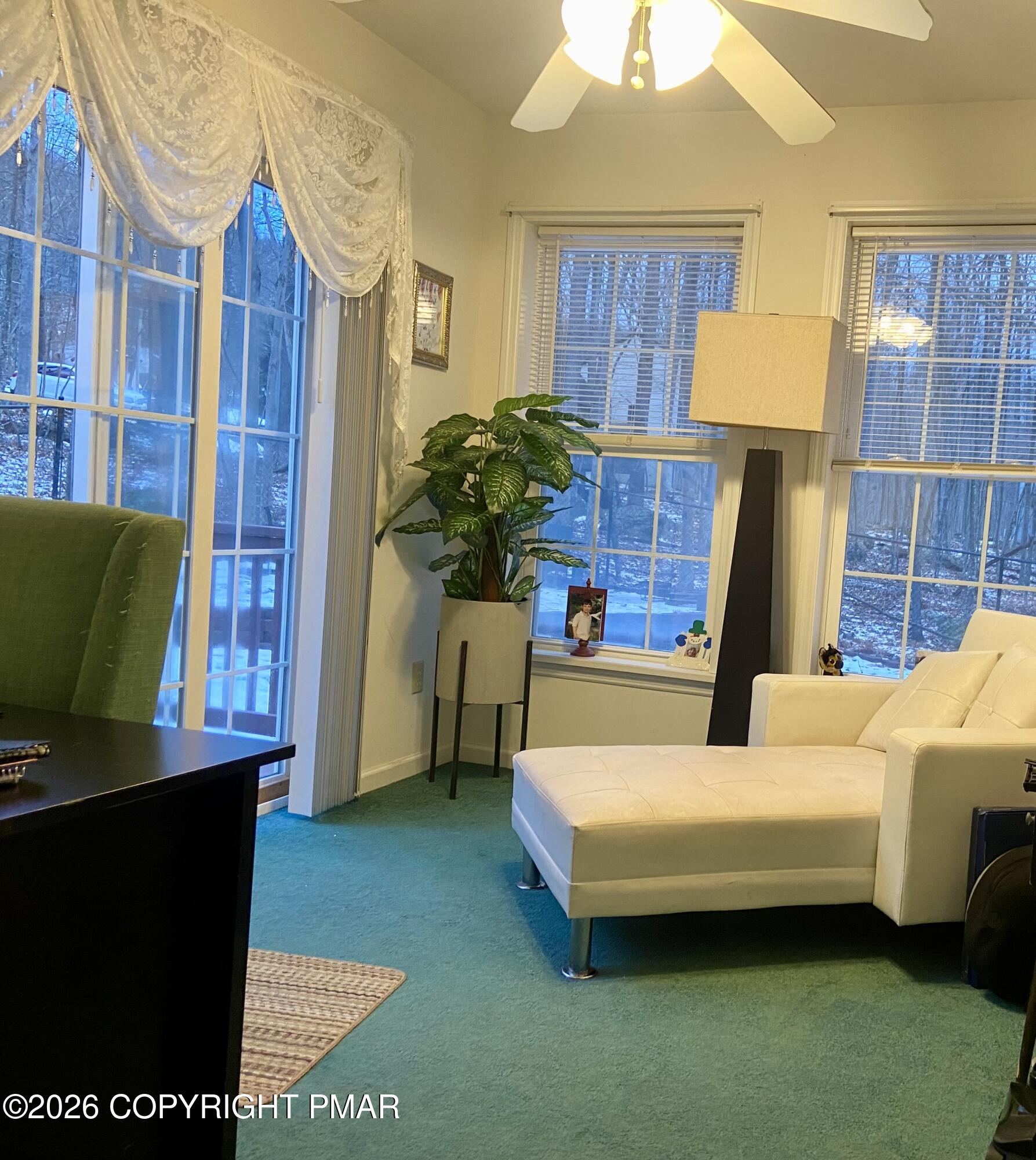 7004 Woodbridge Drive West Bushkill, PA 18324 - Photo 11 of 23 Office/Lounge