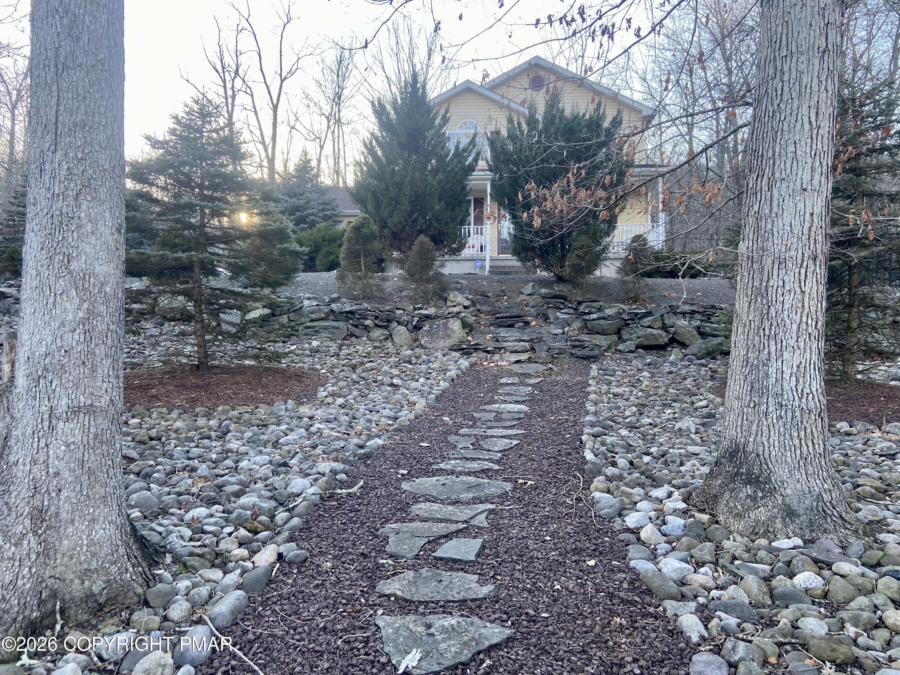 7004 Woodbridge Drive West Bushkill, PA 18324 - Photo 2 of 23 IMG_0212