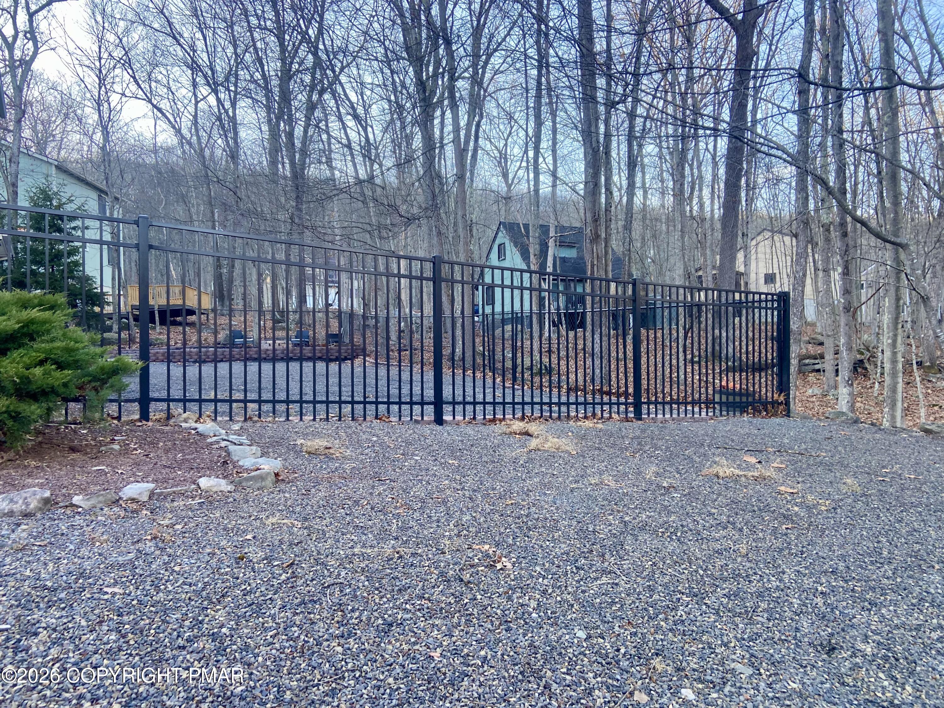 7004 Woodbridge Drive West Bushkill, PA 18324 - Photo 3 of 23 IMG_0215