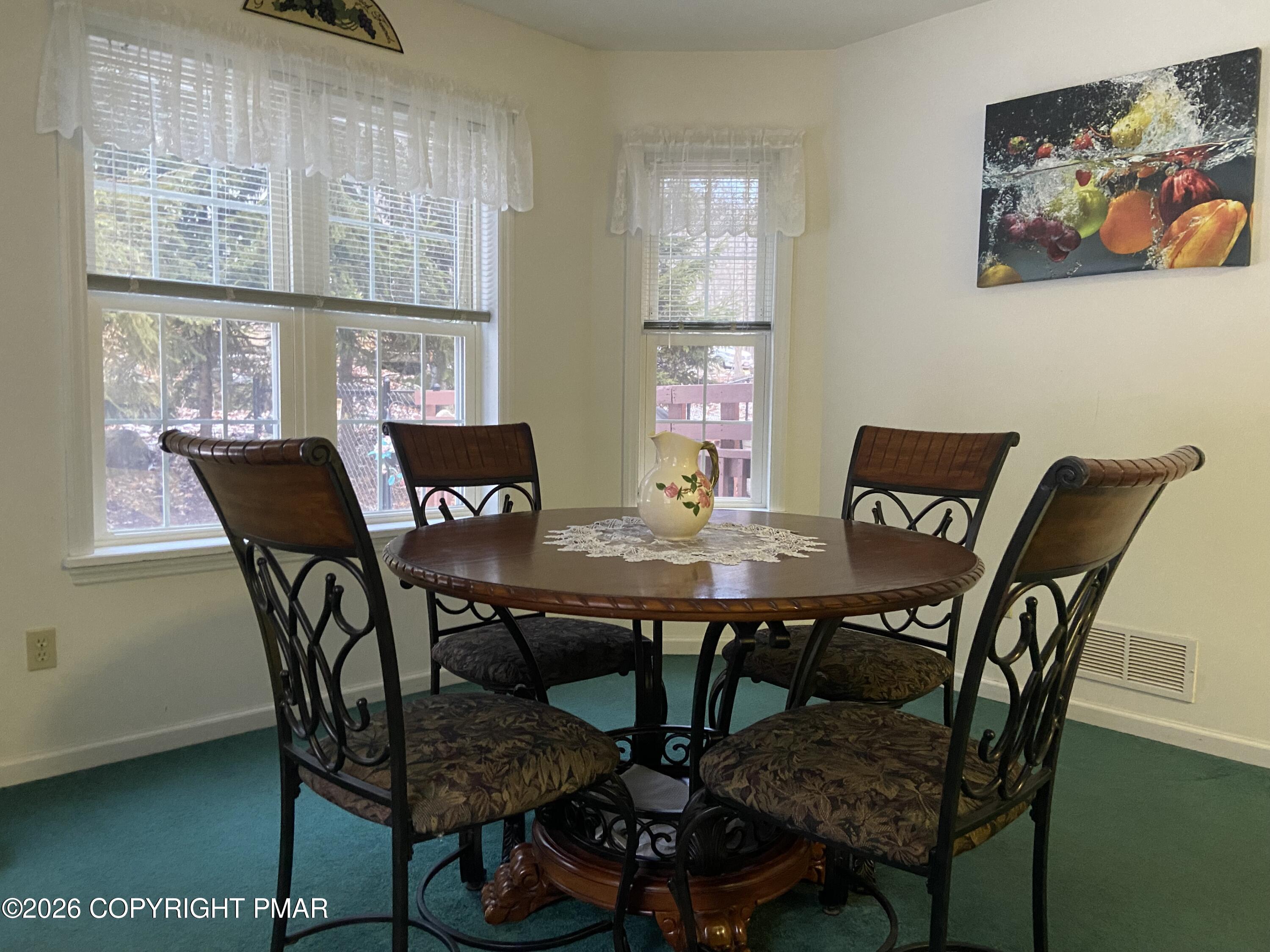 7004 Woodbridge Drive West Bushkill, PA 18324 - Photo 5 of 23 IMG_0105