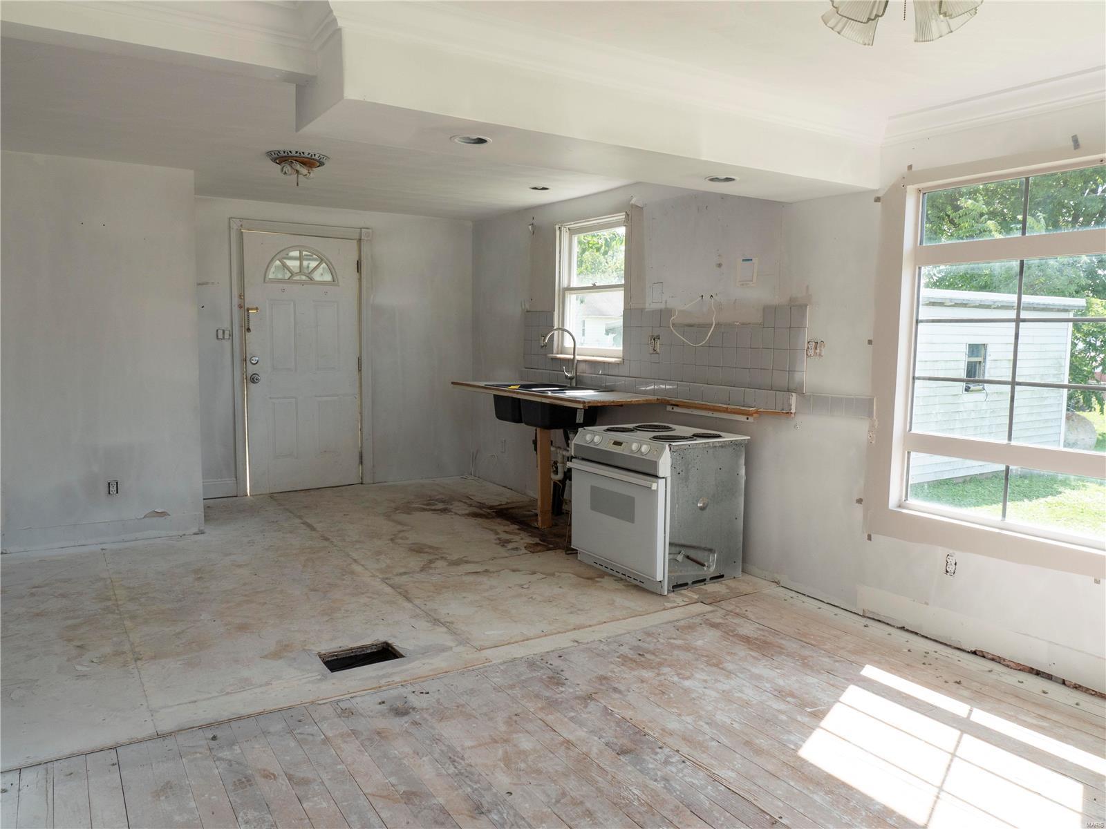103 North Moore Street Waterloo, IL 62298 - Photo 4 of 16 Gallery Image 4