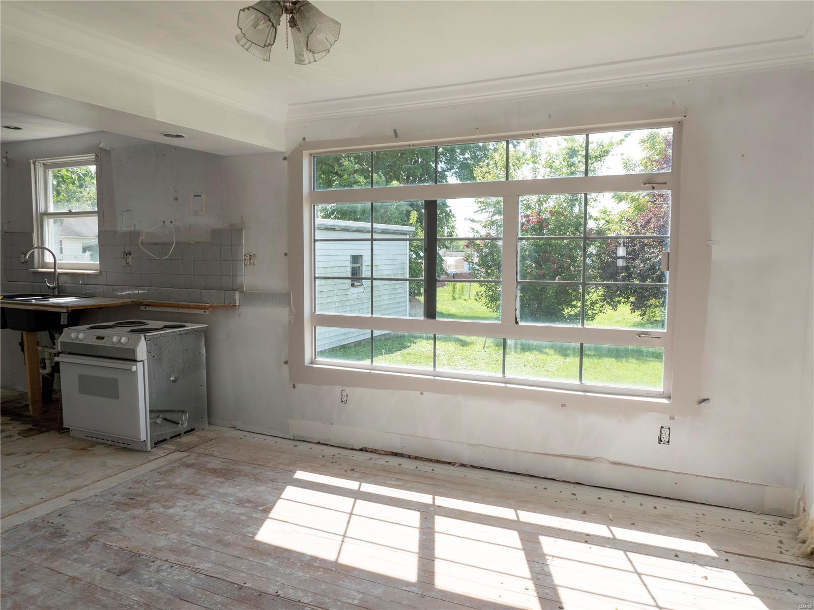 103 North Moore Street Waterloo, IL 62298 - Photo 5 of 16 Gallery Image 5