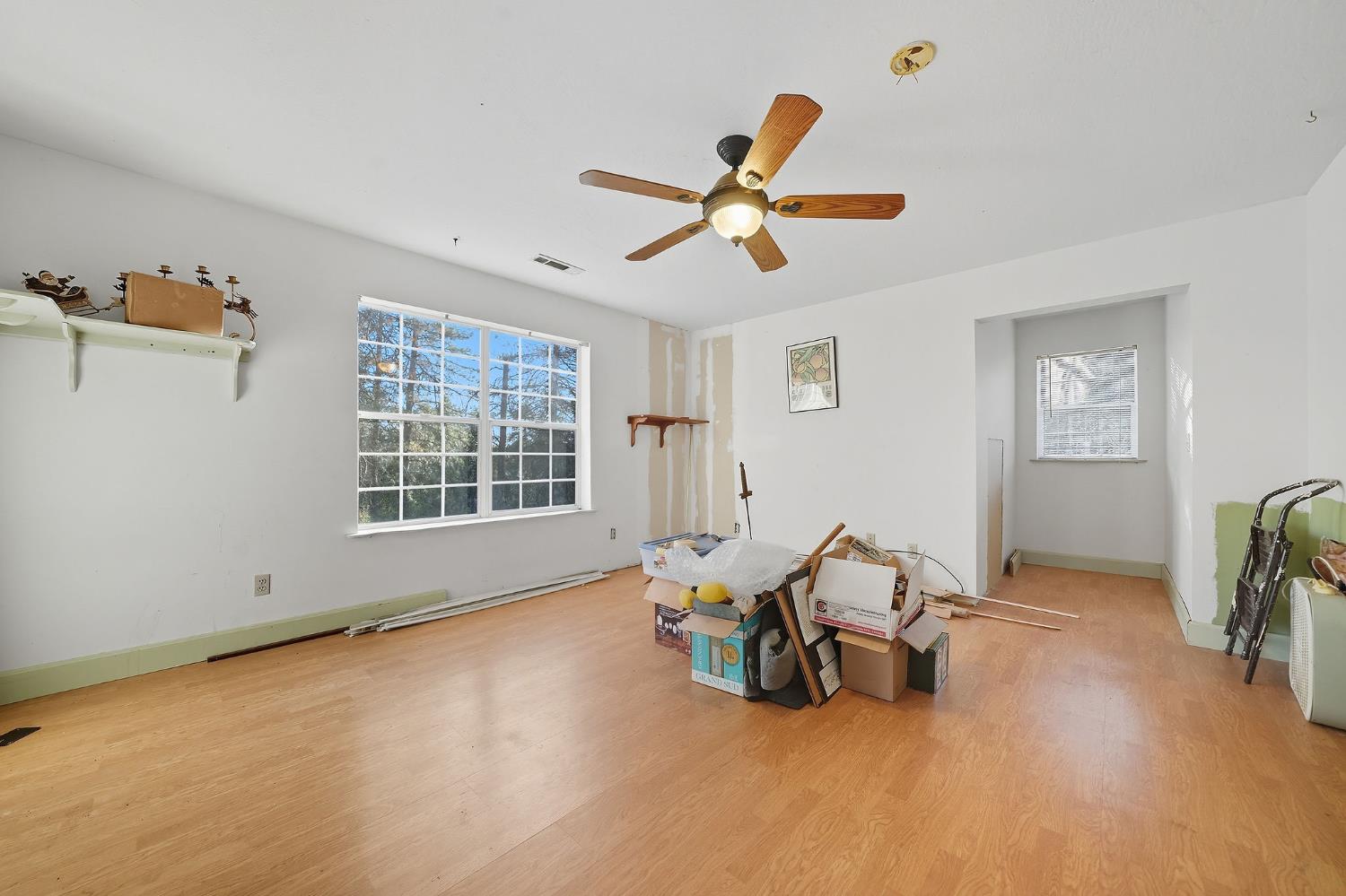 12810 New York Ranch Road Jackson, CA 95642 - Photo 53 of 56 a living room with furniture and a window