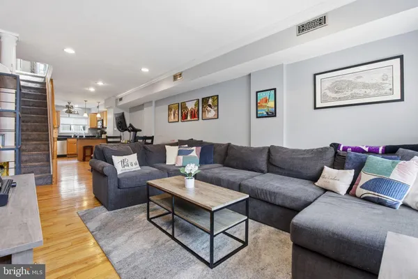 $315,000 | 735 South Curley Street, Baltimore, MD 21224