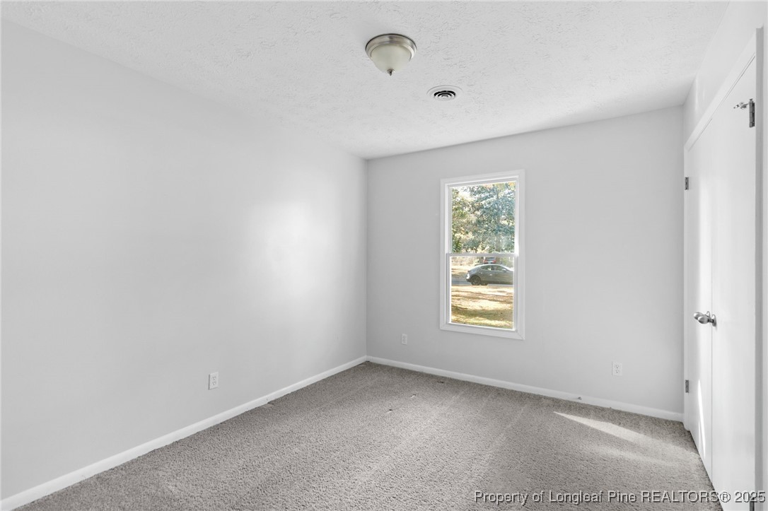 6838 Timbercroft Lane Fayetteville, NC 28314 - Photo 10 of 17 a view of room and window