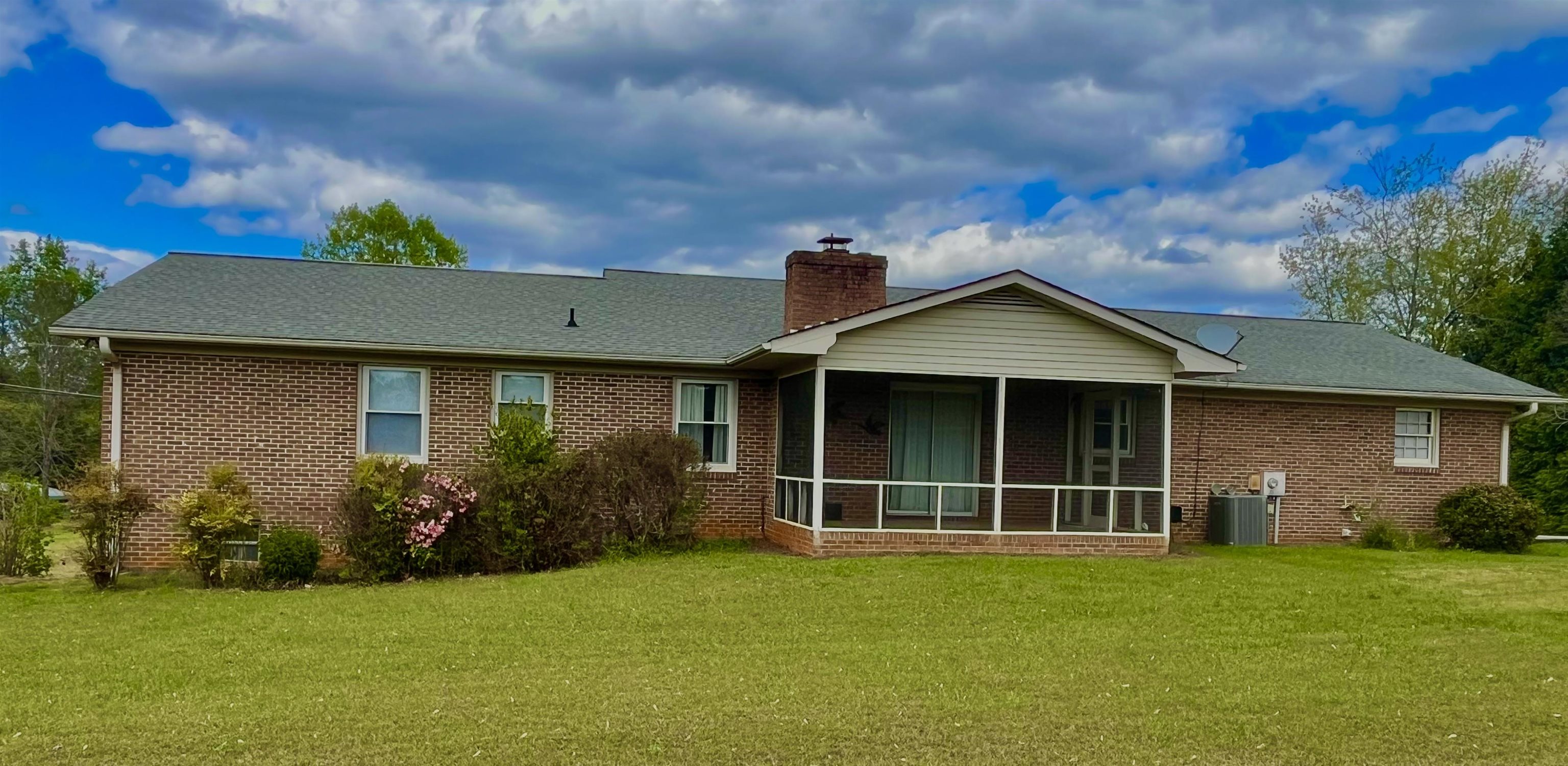 406 Redland Road Landrum, SC 29356 - Photo 3 of 23